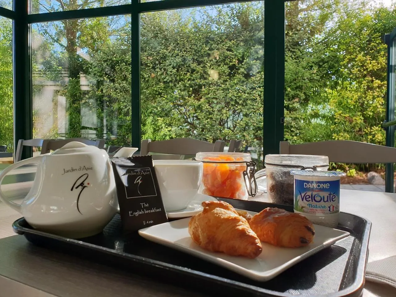 ***  Brit Hotel Du Moulin De La Pioline - La Table A Fromages Aix-en-Provence Francia